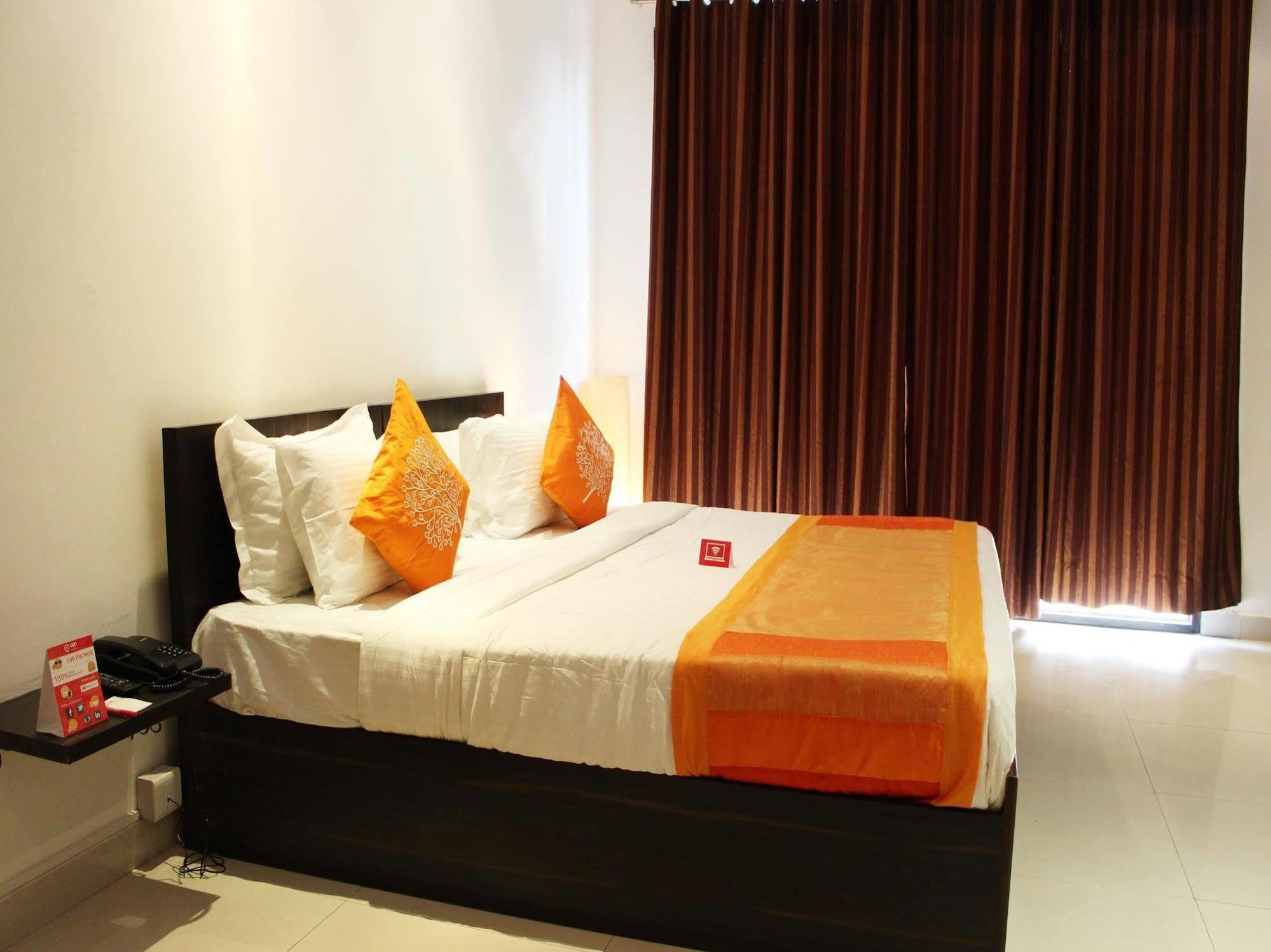 Oyo Flagship 387 Moulsari Avenue Hotel คูร์เคาน์ ภายนอก รูปภาพ