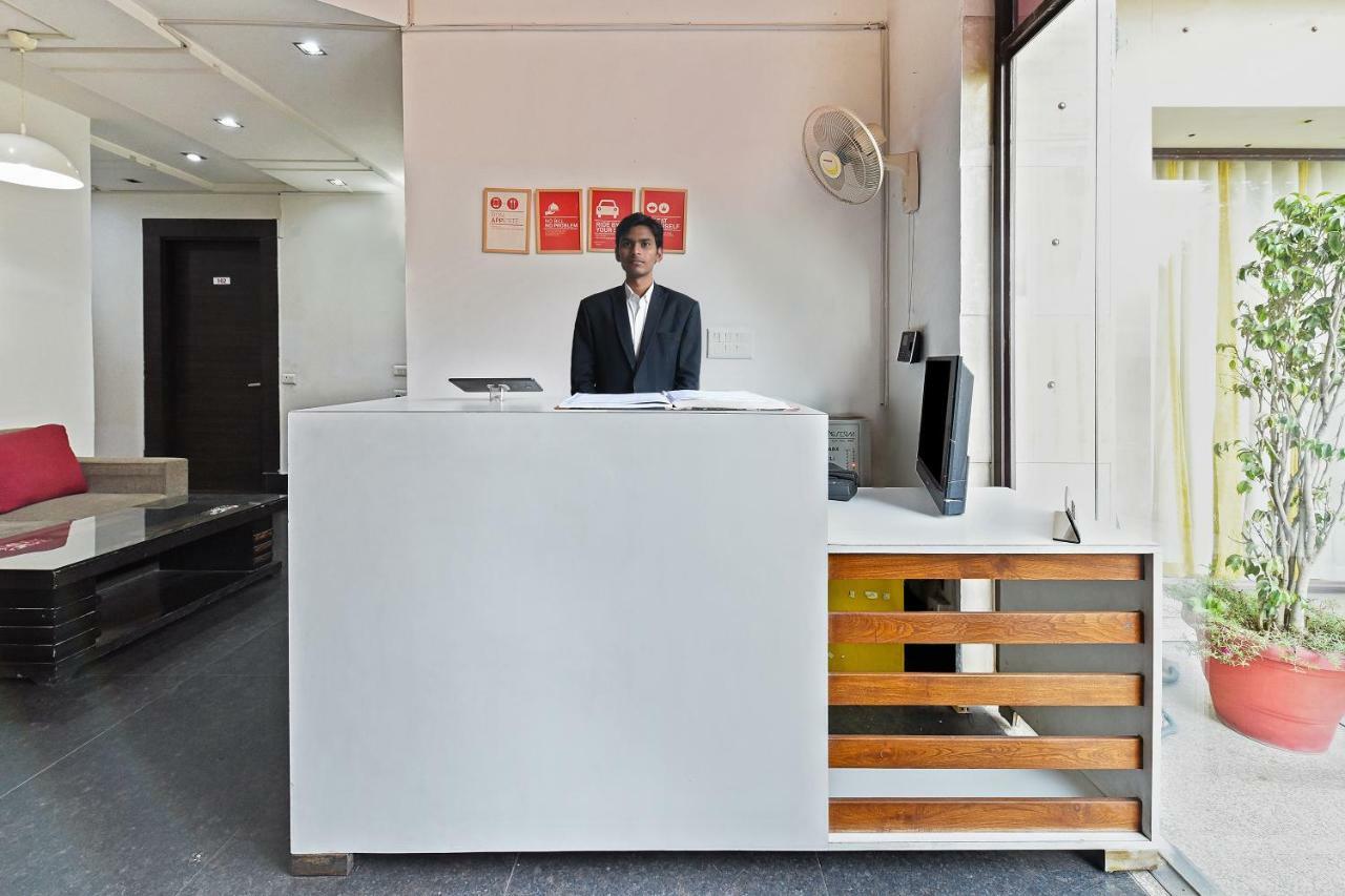 Oyo Flagship 387 Moulsari Avenue Hotel คูร์เคาน์ ภายนอก รูปภาพ