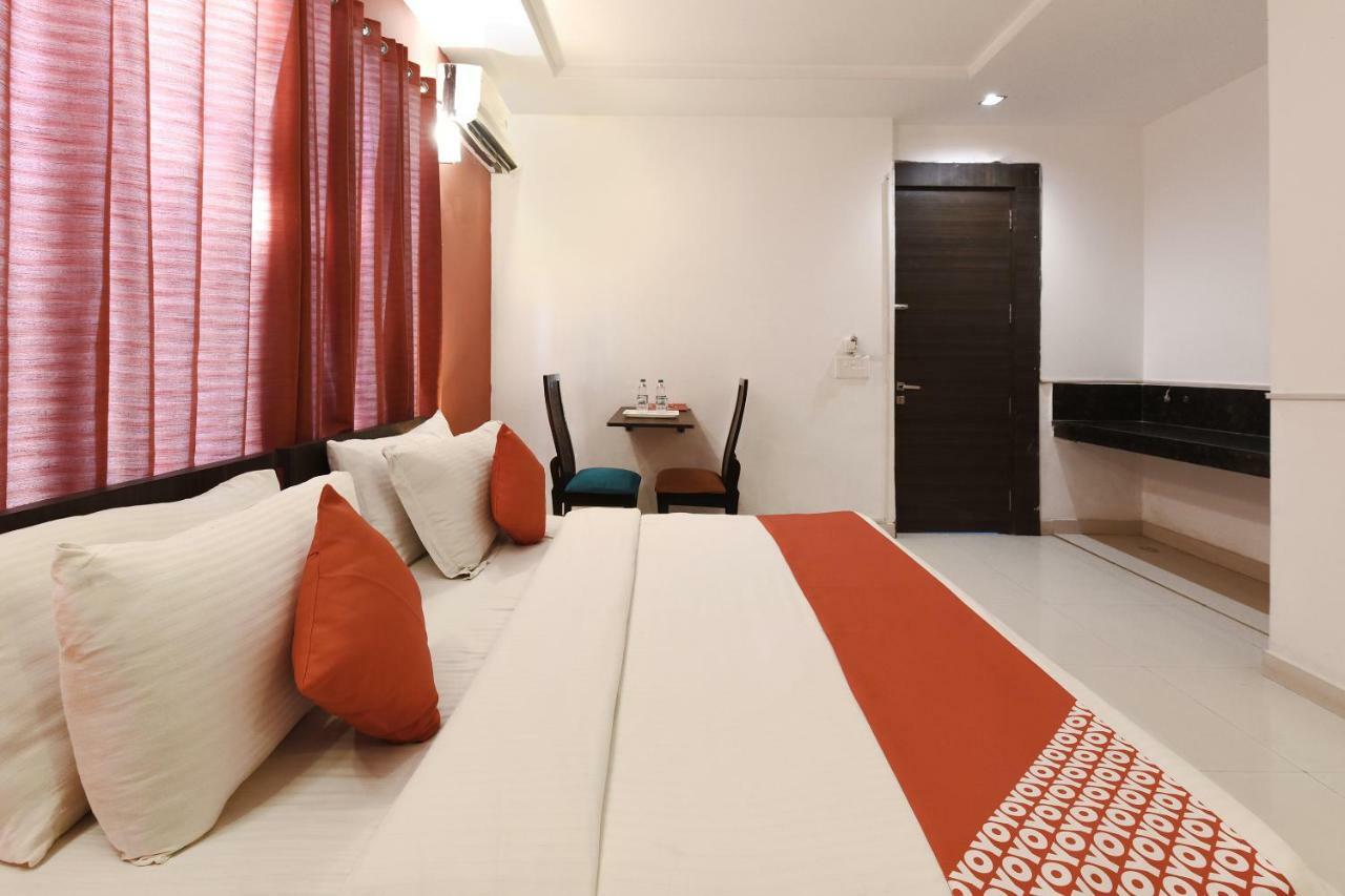 Oyo Flagship 387 Moulsari Avenue Hotel คูร์เคาน์ ภายนอก รูปภาพ