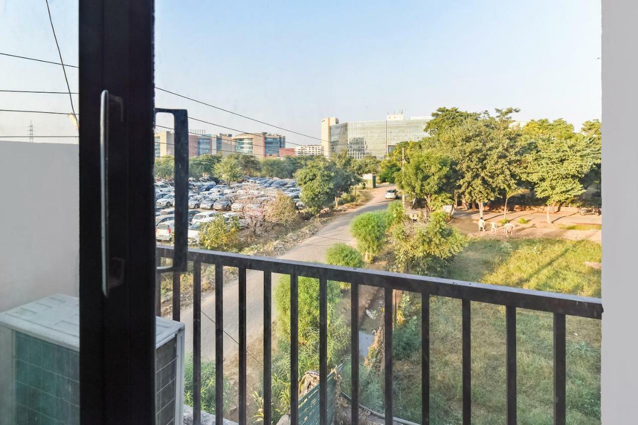 Oyo Flagship 387 Moulsari Avenue Hotel คูร์เคาน์ ภายนอก รูปภาพ
