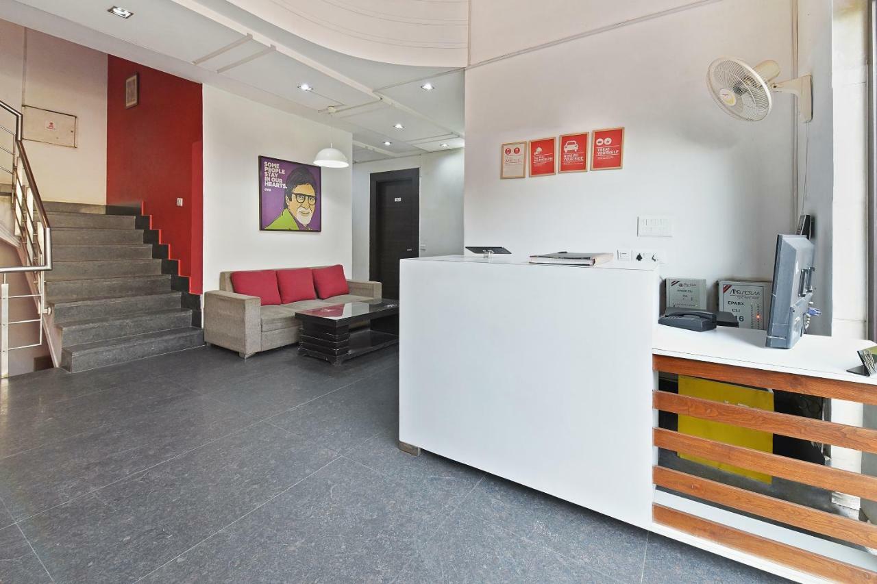Oyo Flagship 387 Moulsari Avenue Hotel คูร์เคาน์ ภายนอก รูปภาพ