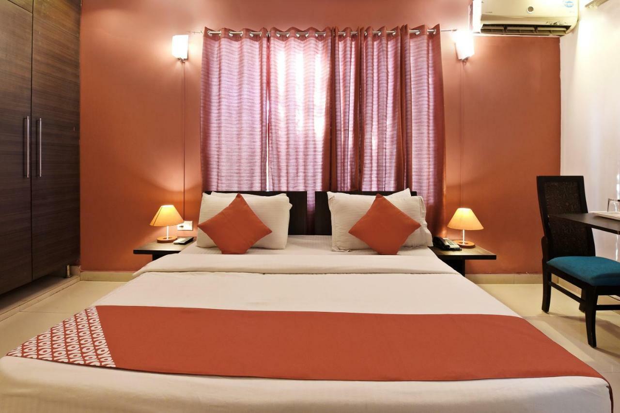 Oyo Flagship 387 Moulsari Avenue Hotel คูร์เคาน์ ภายนอก รูปภาพ